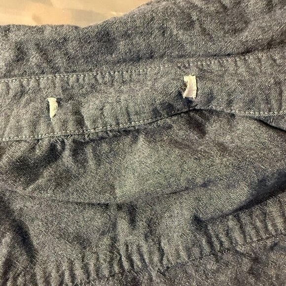 🏈Iowa Hawkeyes🏈 denim button-up - Picture 2 of 7